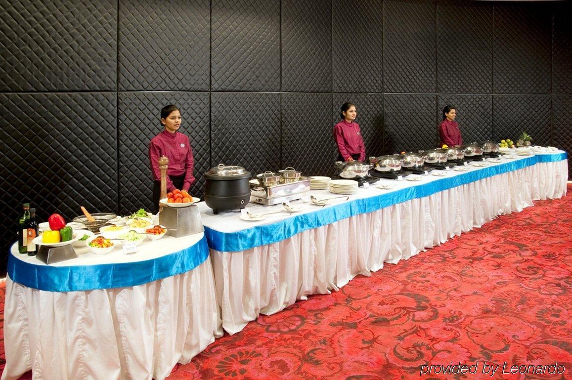 Park Prime Kolkata Hotel Ресторант снимка